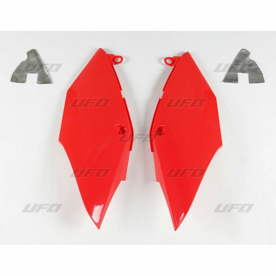 Plaques latérales UFO rouge Honda CRF25R/450R/RX